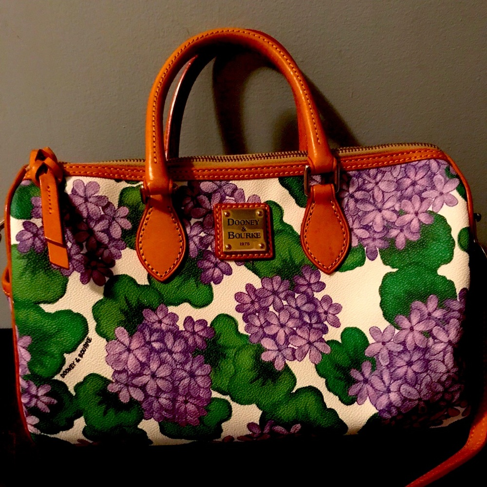 Dooney & bourke purple hydrangeas purse shoulder strap